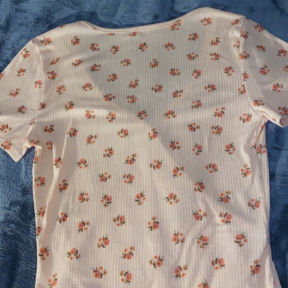 SHEIN TOP - Picture 3 of 3
